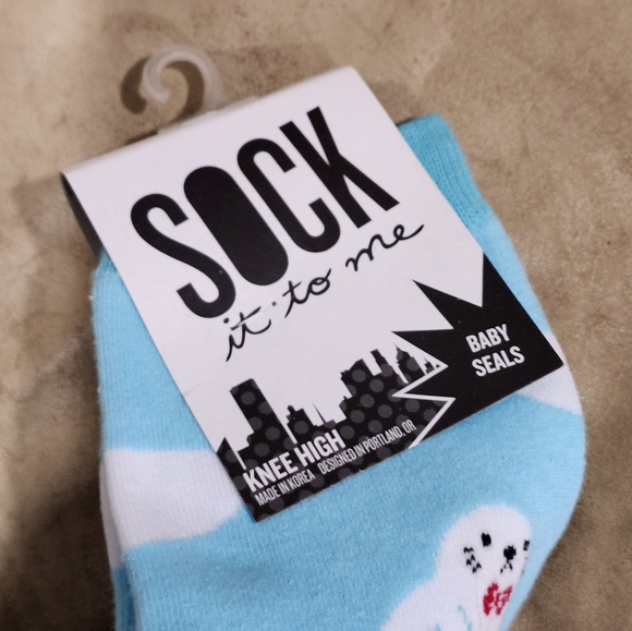 NWT Sock It To Me Knee High Light Blue Baby Seal Socks - Picture 4 of 5